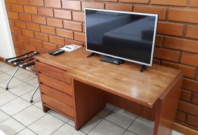 חדר סטנדרט לשלושה, Sol Da Praia