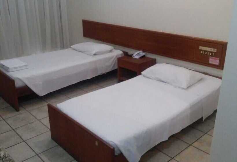 חדר משפחתי, Sol Da Praia