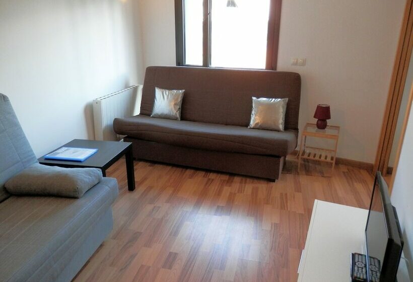 استودیوی استاندارد, Apartamentos La Solana 3000