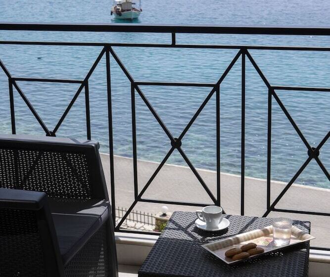 דירת חדר נוף לים, Captain Nick Apart