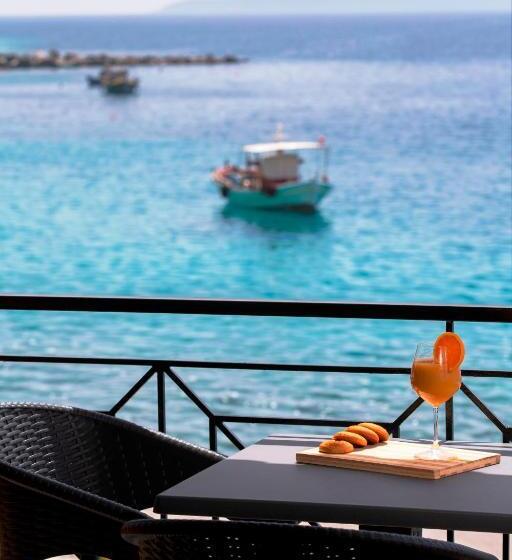 סטודיו סטנדרטי נוף לים, Captain Nick Apart