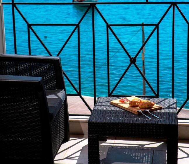 דירת חדר נוף לים, Captain Nick Apart