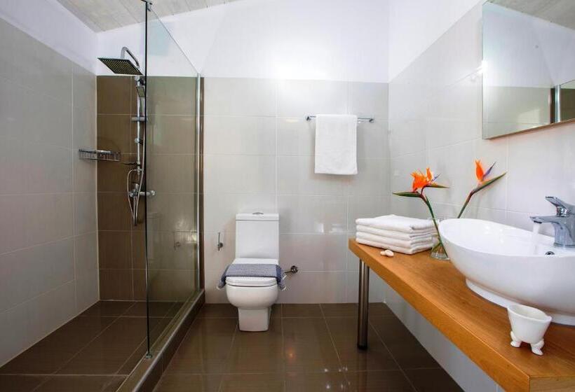 דירת חדר נוף לים, Captain Nick Apart