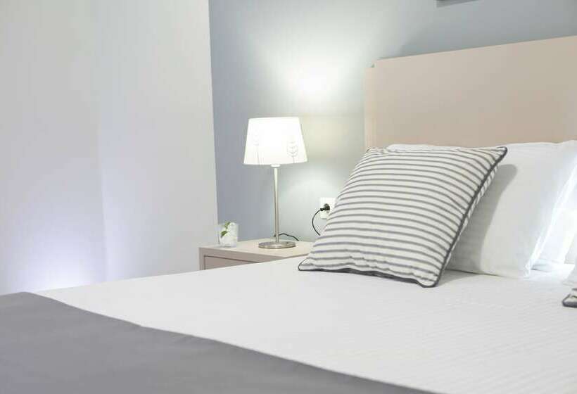 דירת חדר נוף לים, Captain Nick Apart