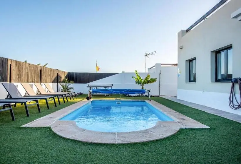 ویلای 3 خوابه, Ereza Villas Alicia