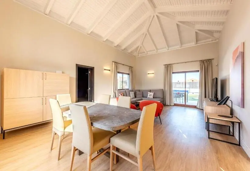 ویلای 3 خوابه, Ereza Villas Alicia