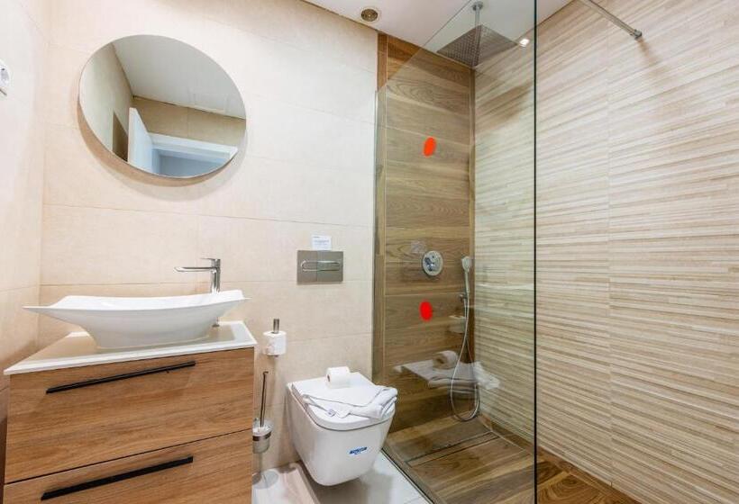 ویلای 3 خوابه, Ereza Villas Alicia