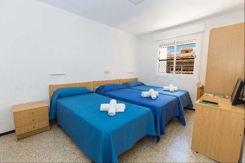 اتاق استاندارد سه نفره, Hostal El Mercat