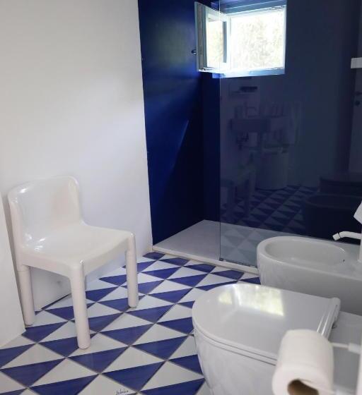 带2个卧室的套房, Art B&b