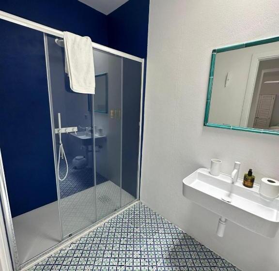デラックスルーム, Art B&b