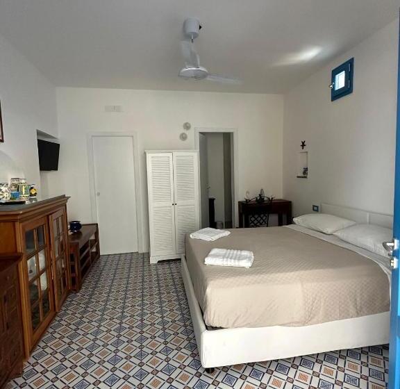 شقة غرفتين, Art B&b