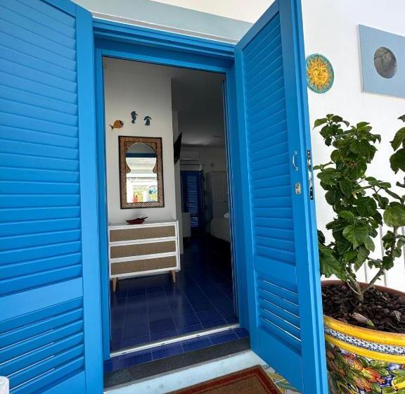 带1个卧室的带海景的公寓, Art B&b