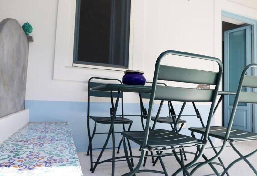 带2个卧室的套房, Art B&b