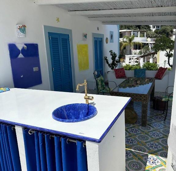 带1个卧室的带海景的公寓, Art B&b