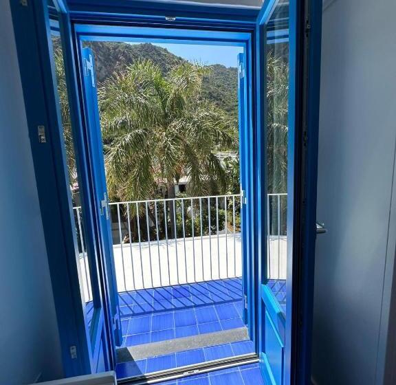 海の見える1ベッドルームアパートメント, Art B&b