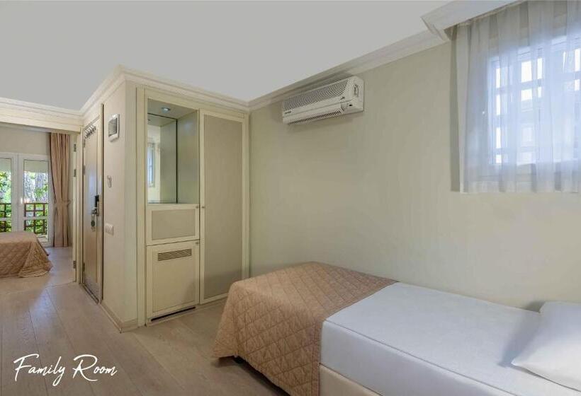 اتاق خانوادگی, Emelda Sun Club