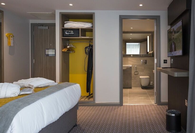 带大床的豪华间, Maldron Hotel Kevin Street, Dublin City