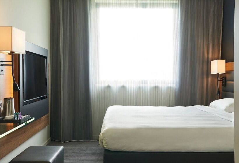 家庭间, Moxy Milan Linate Airport