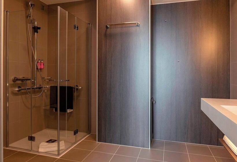 家庭间, Moxy Milan Linate Airport