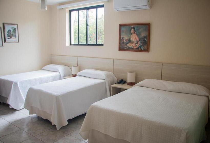 דירת חדר בקומת קרקע, Novoleste