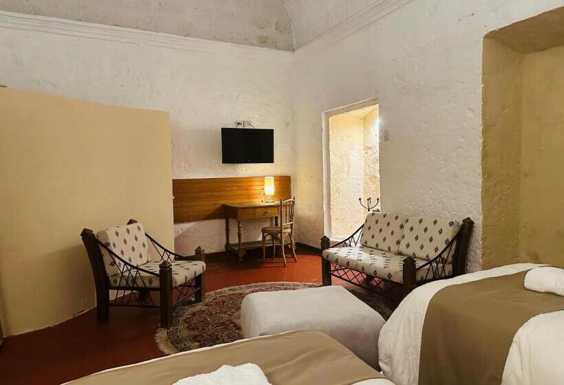 اتاق استاندارد با چشم‌انداز باغ, Piru Wasi