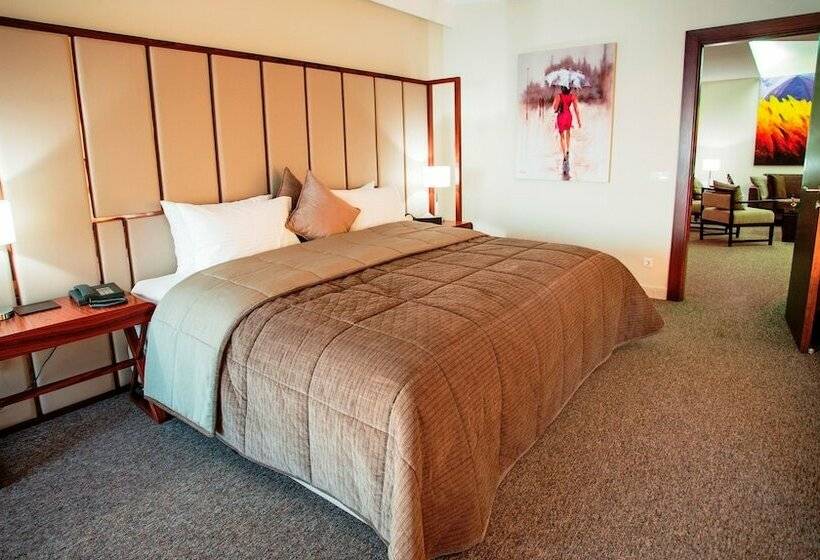 سوئیت رویال, The Rooms Boutique