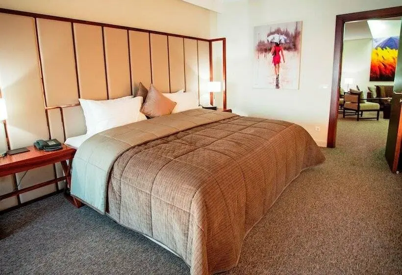 سوئیت رویال, The Rooms Boutique