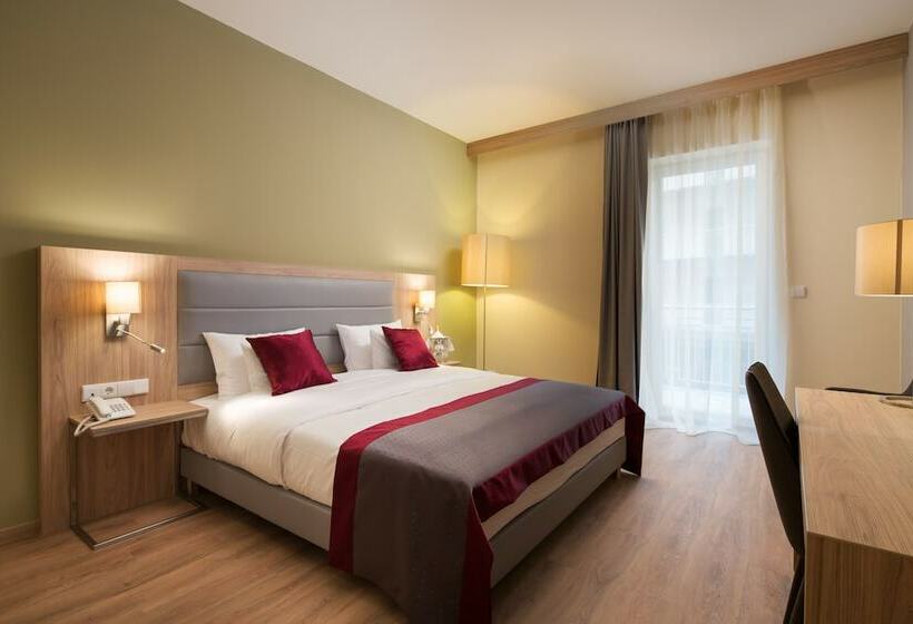 디럭스 룸 킹사이즈 침대, Akeah Verdi Budapest