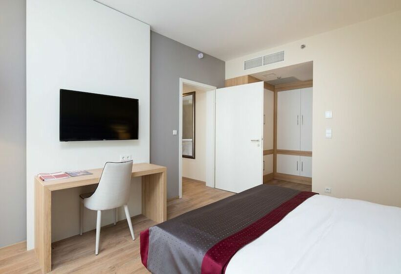 스위트, Akeah Verdi Budapest