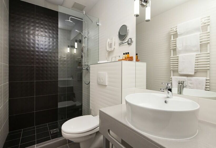 Habitació Estàndard Llit King, Akeah Verdi Budapest