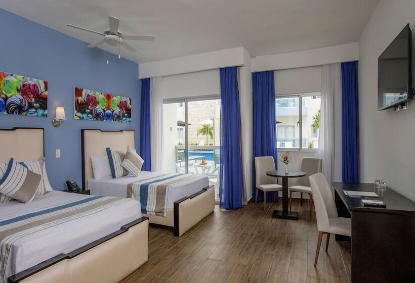 إستديو قياسى مطل على حمام السباحة, Whala! Urban Punta Cana