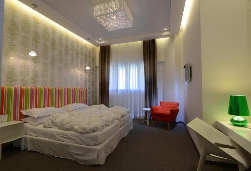 اتاق سوپریور با چشم‌انداز کوهستان, Miramar Hotel Resort And Spa