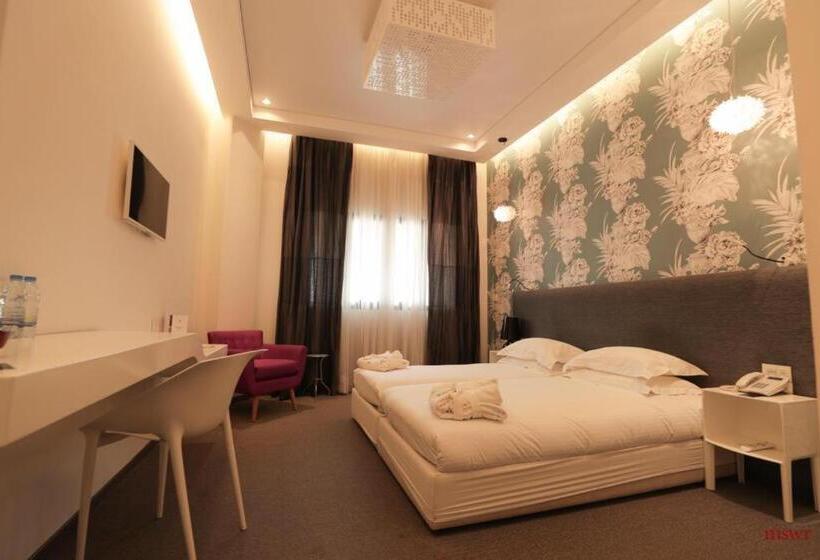 اتاق سوپریور با چشم‌انداز کوهستان, Miramar Hotel Resort And Spa