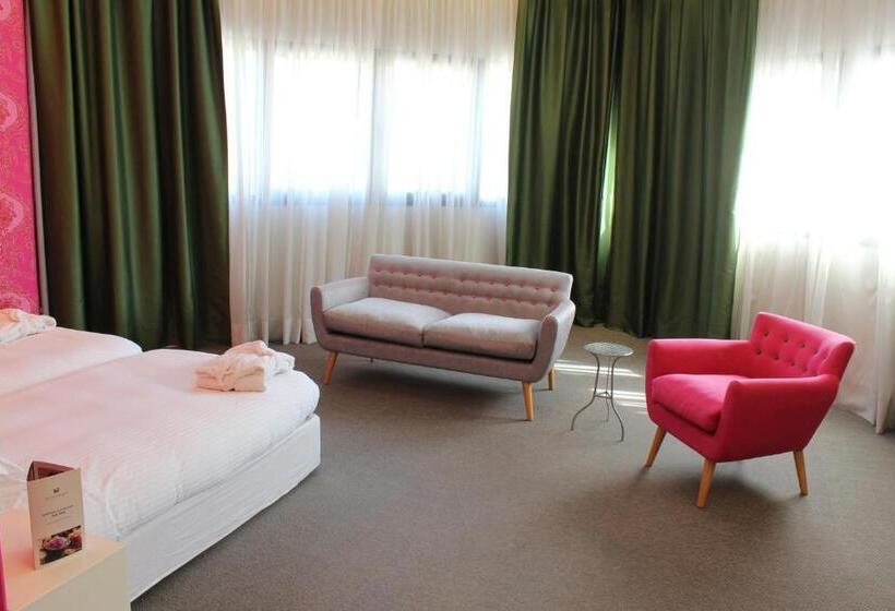 سوئیت جونیور با چشم‌انداز کوهستان, Miramar Hotel Resort And Spa