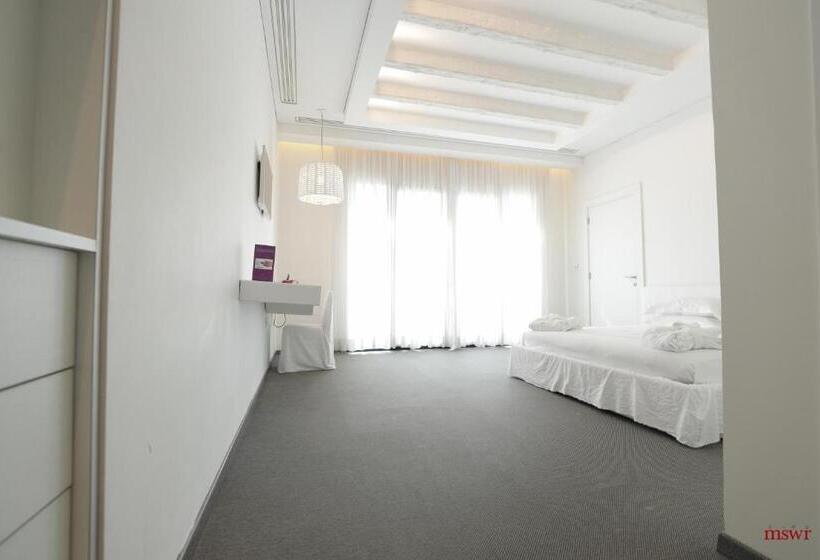 اتاق استاندارد با بالکن و چشم‌انداز دریا, Miramar Hotel Resort And Spa