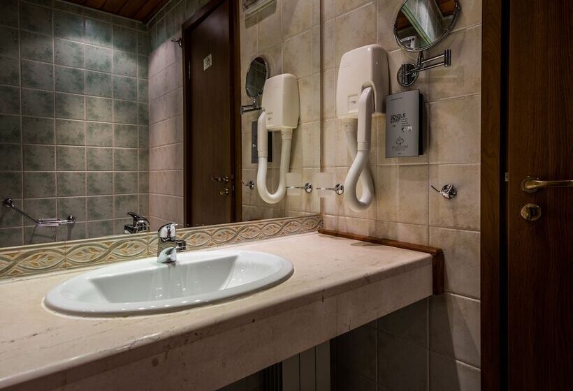 جناح جونيور, Platinum Hotel And Casino Bansko