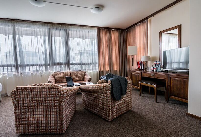 جناح جونيور, Platinum Hotel And Casino Bansko