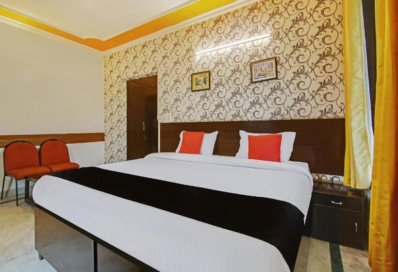 トリプルクラシックルーム, Super Capital O Tipsyy Near Aravali Biodiversity Park