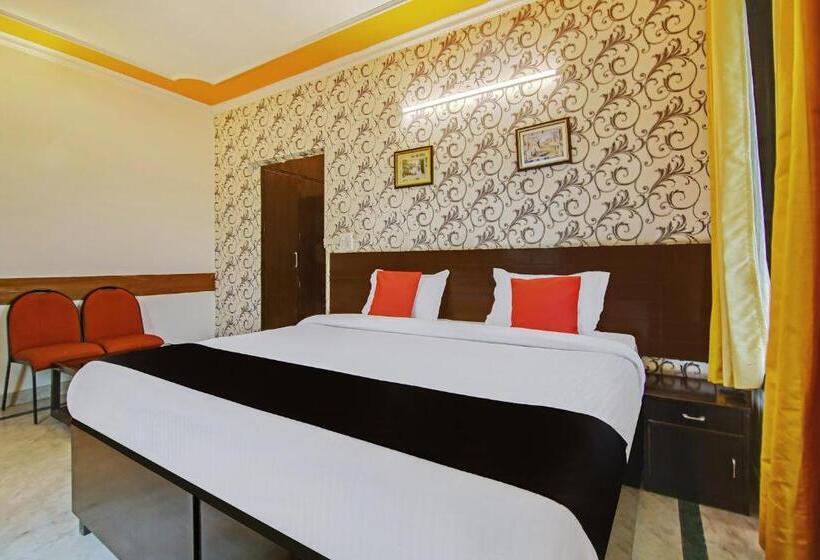 トリプルクラシックルーム, Super Capital O Tipsyy Near Aravali Biodiversity Park