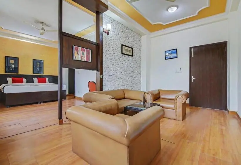トリプルクラシックルーム, Super Capital O Tipsyy Near Aravali Biodiversity Park