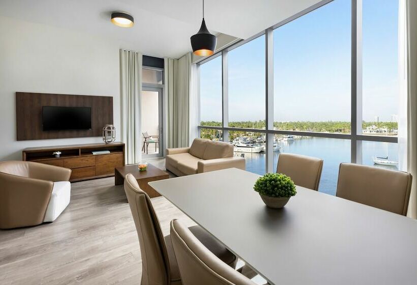 Люкс 3 Спальни, Costa Hollywood Beach Resort  An Allsuite