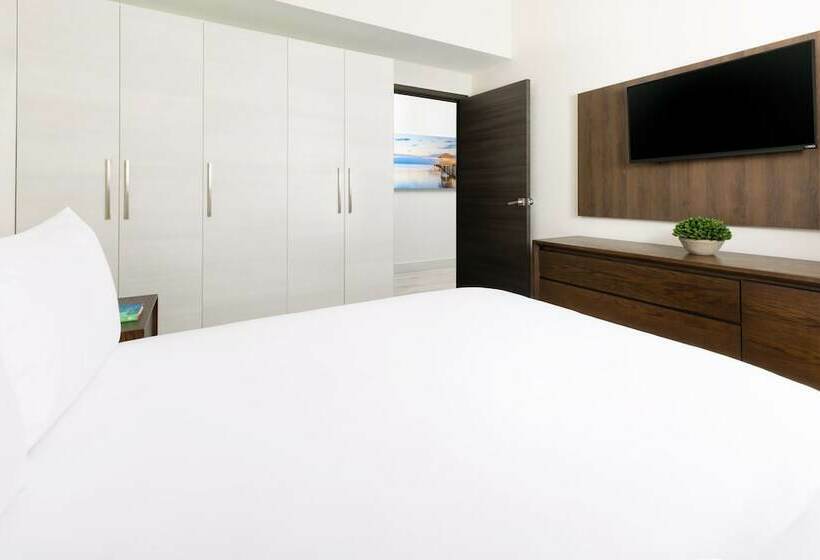 Люкс 3 Спальни, Costa Hollywood Beach Resort  An Allsuite