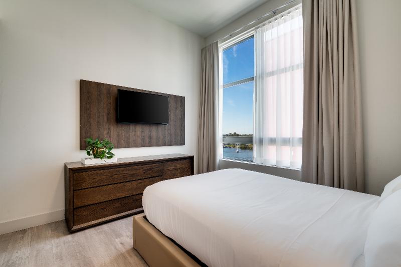 Люкс 3 Спальни, Costa Hollywood Beach Resort  An Allsuite