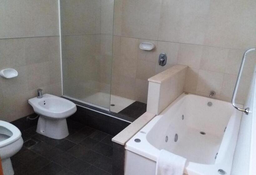 شقة غرفتين, Cuatro Plazas