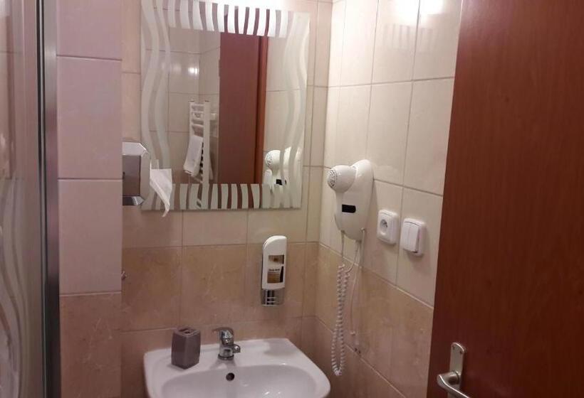 Quarto Estandar, Penzion Zornicka