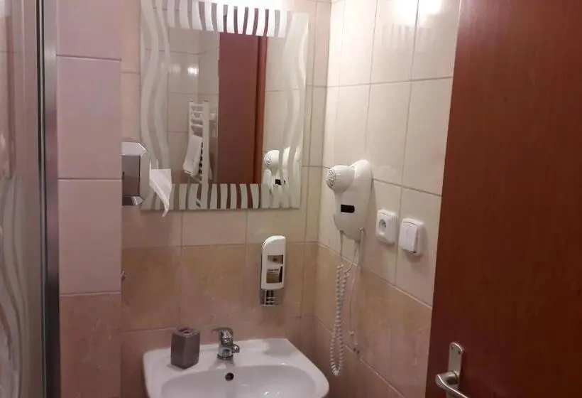 Huoneisto 1 Makuuhuone Terassi, Penzion Zornicka