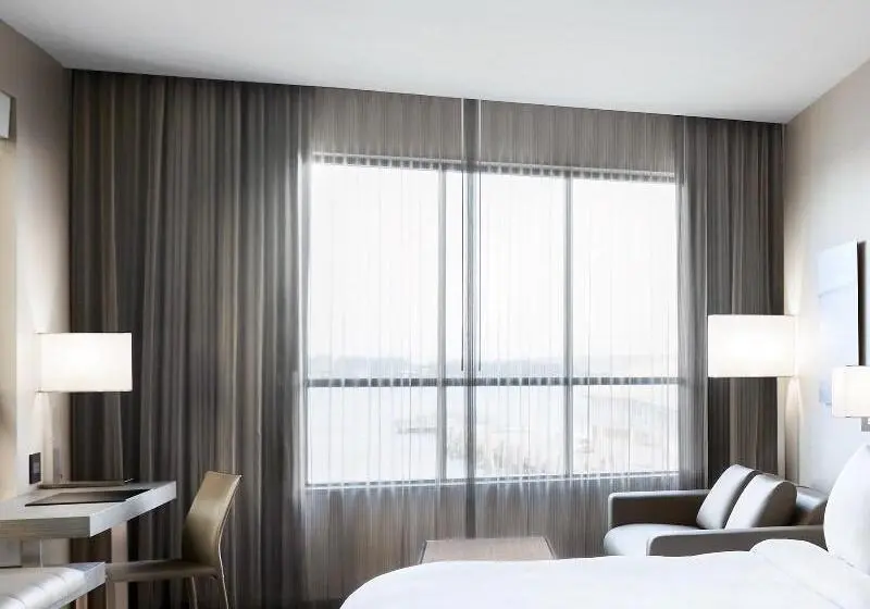 キングサイズベッドのスタンダードルーム, Ac Hotel By Marriott Portland Downtown/waterfront, Me