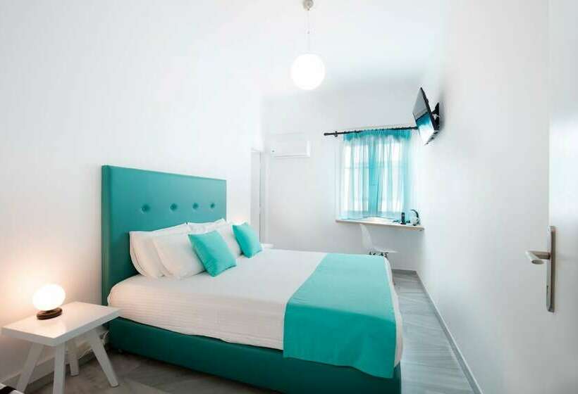 חדר אקונומי, Acqua Vatos Paros