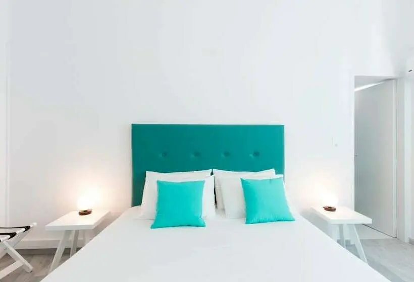 اتاق اکونومی, Acqua Vatos Paros