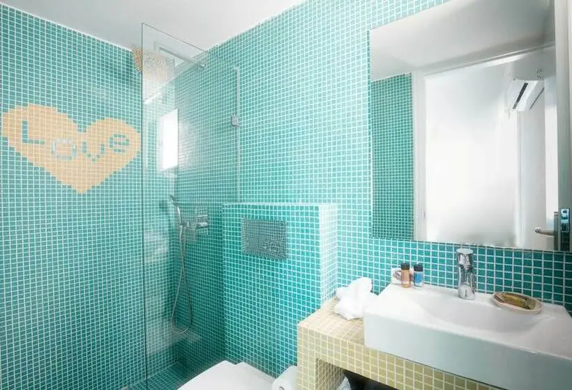 اتاق اکونومی, Acqua Vatos Paros